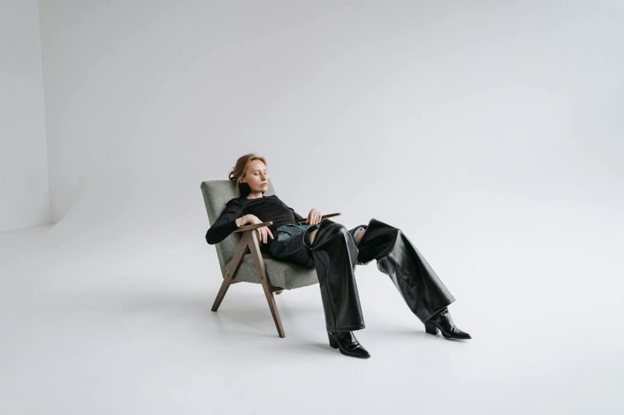 Revolutionizing the Modern Workplace: How Breakout Furniture Facilitates Enhanced&nbsp;Collaboration